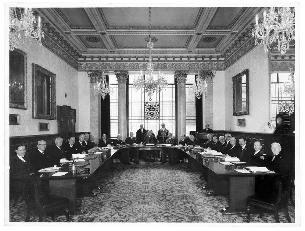 The Dyers Carpet in the Court Room at a meeting of the Court of Assistants in 1966 | © The Worshipful Company of Dyers, Dyers Hall
